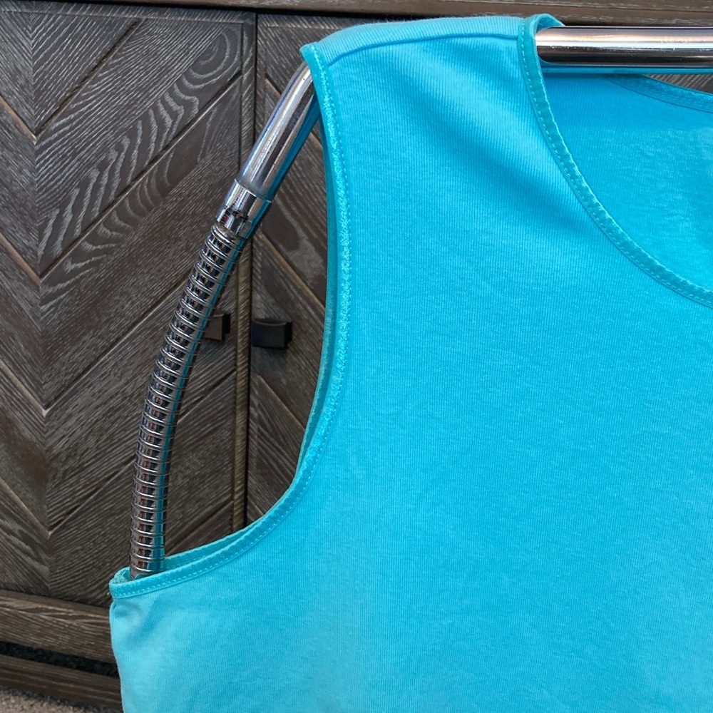 CJ Banks women’s Turquoise Sleeveless Tank Top - Picture 3 of 5